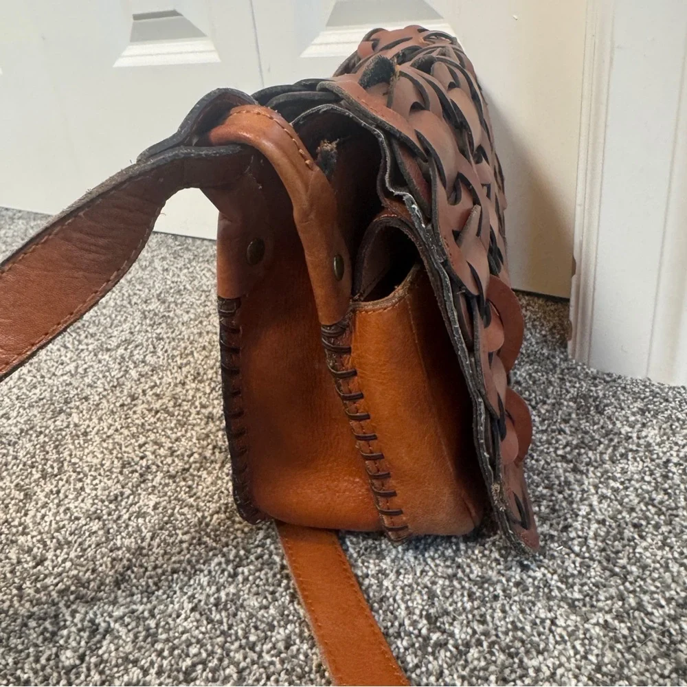 Patricia Nash Women's Positano Saddle Bag - Picture 5 of 14